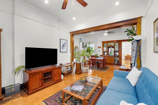 936 N Fairfield Avenue, Chicago, IL 60622