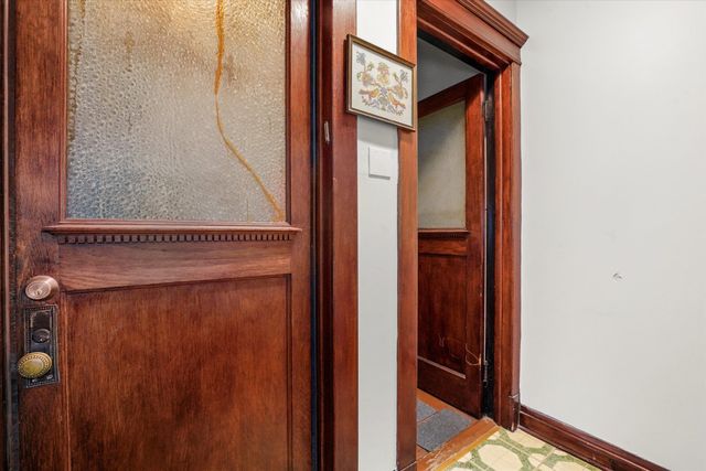 936 N Fairfield Avenue, Chicago, IL 60622