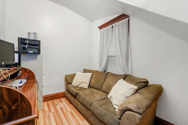 936 N Fairfield Avenue, Chicago, IL 60622