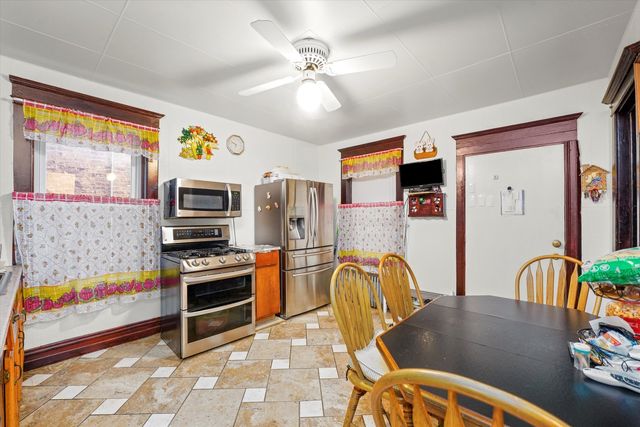 936 N Fairfield Avenue, Chicago, IL 60622