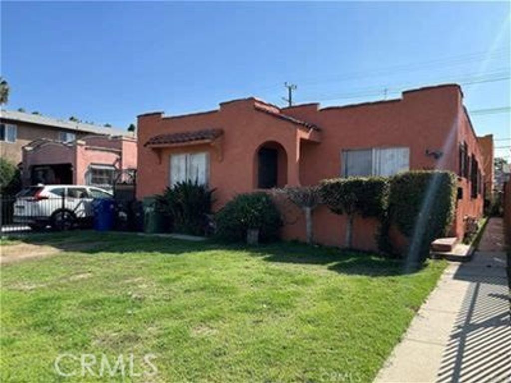 5302 S Manhattan, Los Angeles, CA 90062