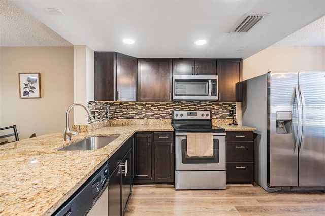 16553 BRIGADOON DRIVE, Tampa, FL 33618