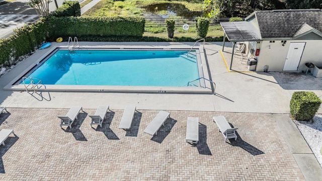 16553 BRIGADOON DRIVE, Tampa, FL 33618