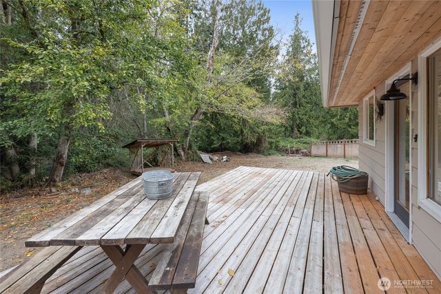 811 Hyak Way, Fox Island, WA 98333
