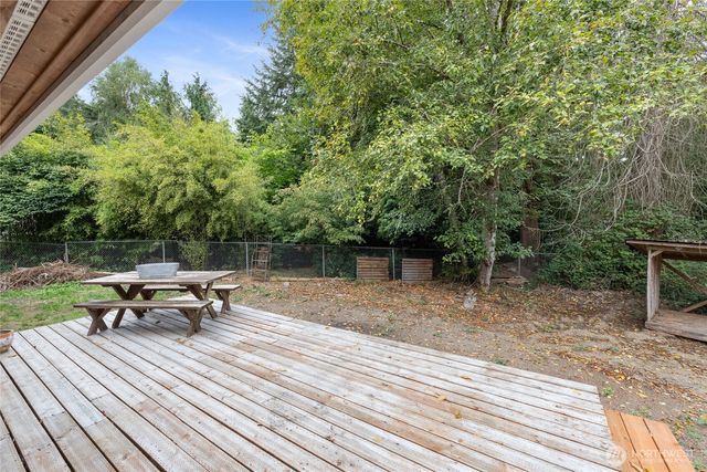 811 Hyak Way, Fox Island, WA 98333