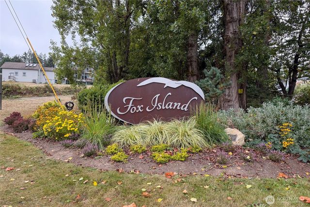 811 Hyak Way, Fox Island, WA 98333