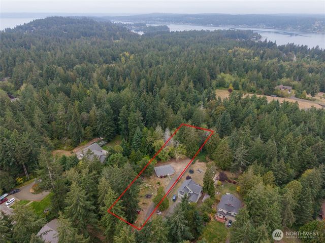 811 Hyak Way, Fox Island, WA 98333