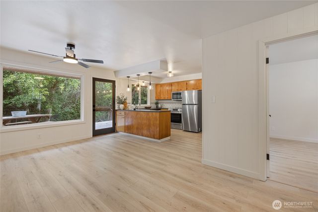 811 Hyak Way, Fox Island, WA 98333
