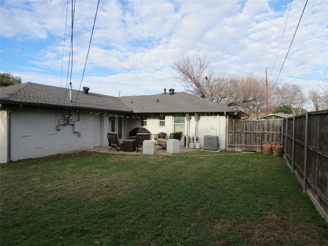 11425 Lochwood, Dallas, TX 75218