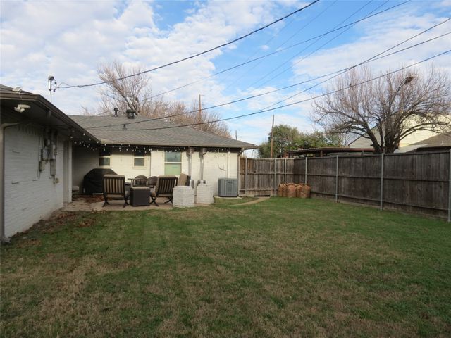 11425 Lochwood, Dallas, TX 75218
