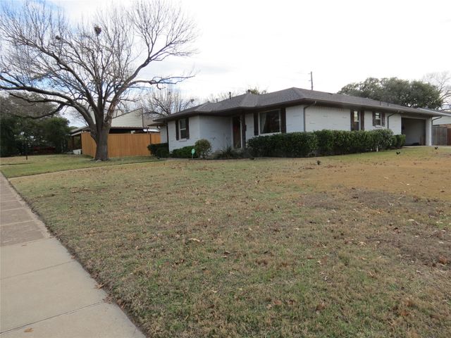 11425 Lochwood, Dallas, TX 75218