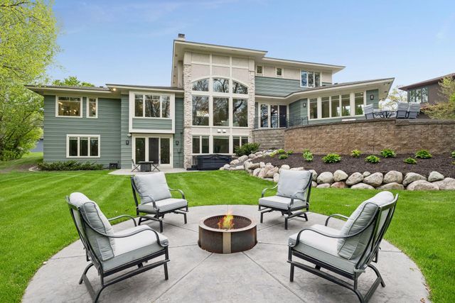 2063 Austrian Pine Lane, Minnetonka, MN 55305