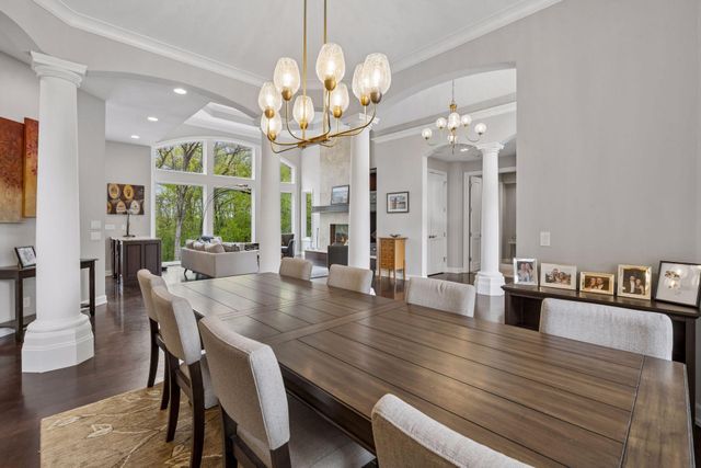 2063 Austrian Pine Lane, Minnetonka, MN 55305