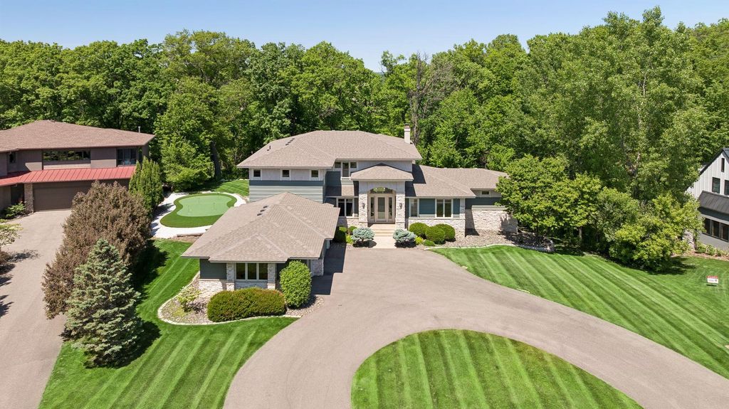 2063 Austrian Pine Lane, Minnetonka, MN 55305