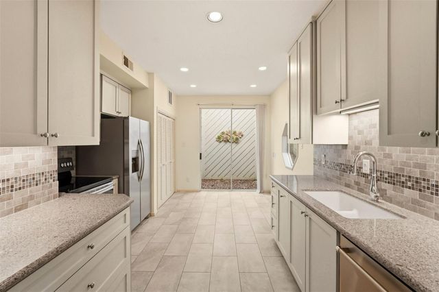 10125 Valley Forge Drive, Houston, TX 77042