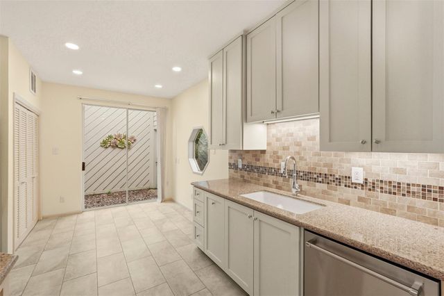 10125 Valley Forge Drive, Houston, TX 77042