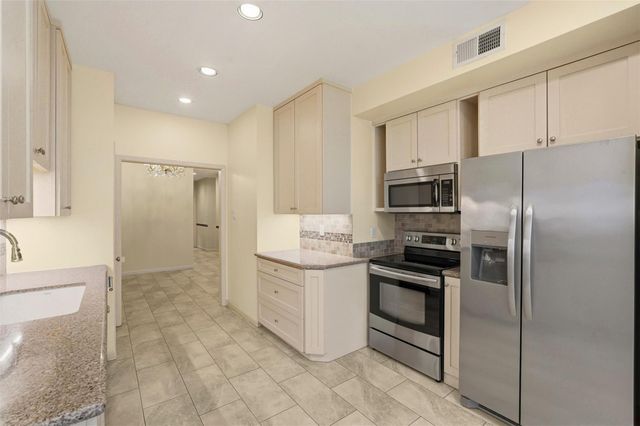 10125 Valley Forge Drive, Houston, TX 77042