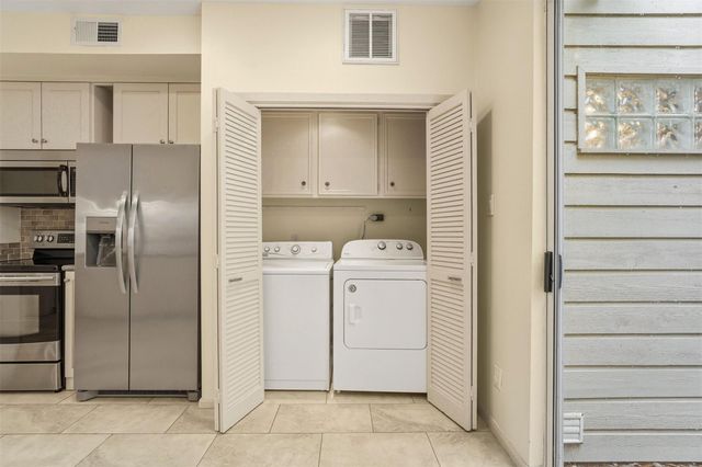 10125 Valley Forge Drive, Houston, TX 77042