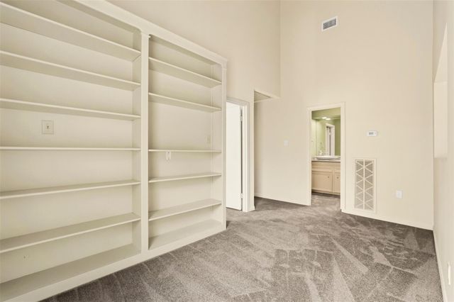 10125 Valley Forge Drive, Houston, TX 77042