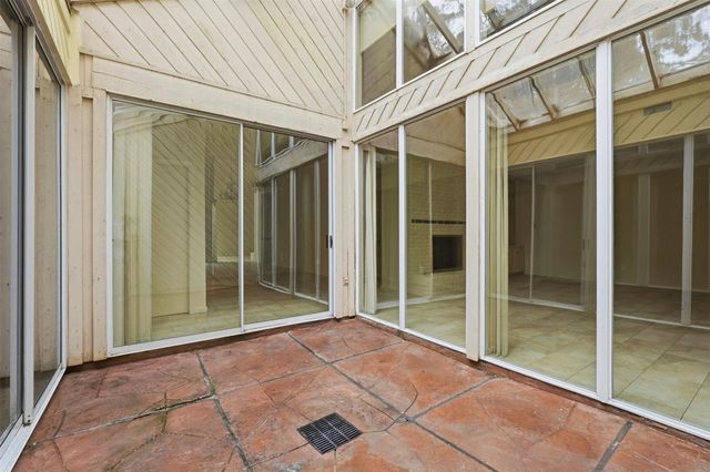 10125 Valley Forge Drive, Houston, TX 77042