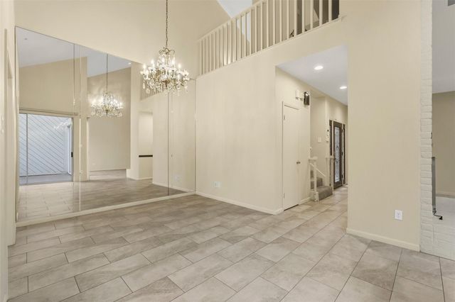 10125 Valley Forge Drive, Houston, TX 77042