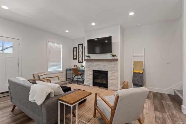922 N Hill Street, South Bend, IN 46617