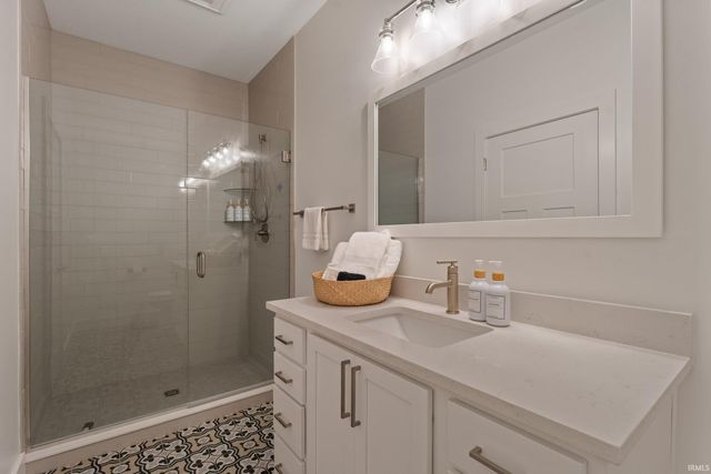 922 N Hill Street, South Bend, IN 46617