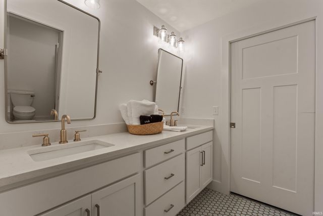 922 N Hill Street, South Bend, IN 46617