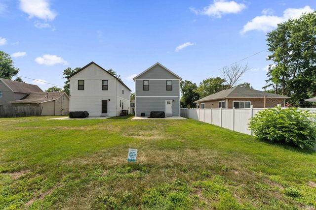 922 N Hill Street, South Bend, IN 46617