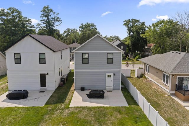 922 N Hill Street, South Bend, IN 46617