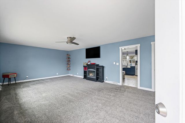 502 S Piatt Street, Monticello, IL 61856