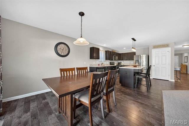 424 Wilmer Meadow Drive, Wentzville, MO 63385