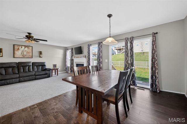 424 Wilmer Meadow Drive, Wentzville, MO 63385