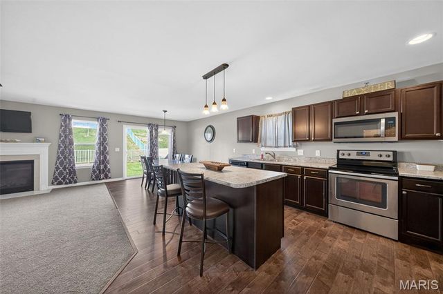 424 Wilmer Meadow Drive, Wentzville, MO 63385