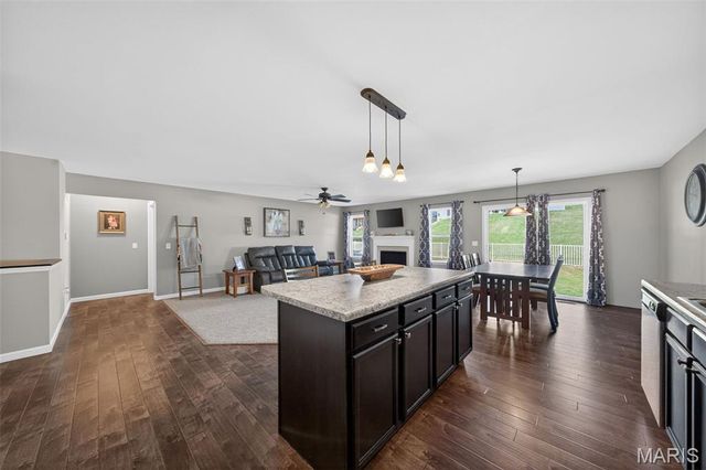 424 Wilmer Meadow Drive, Wentzville, MO 63385