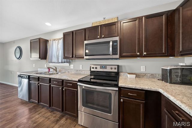 424 Wilmer Meadow Drive, Wentzville, MO 63385