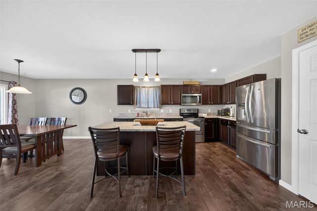 424 Wilmer Meadow Drive, Wentzville, MO 63385