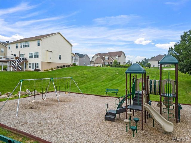 424 Wilmer Meadow Drive, Wentzville, MO 63385