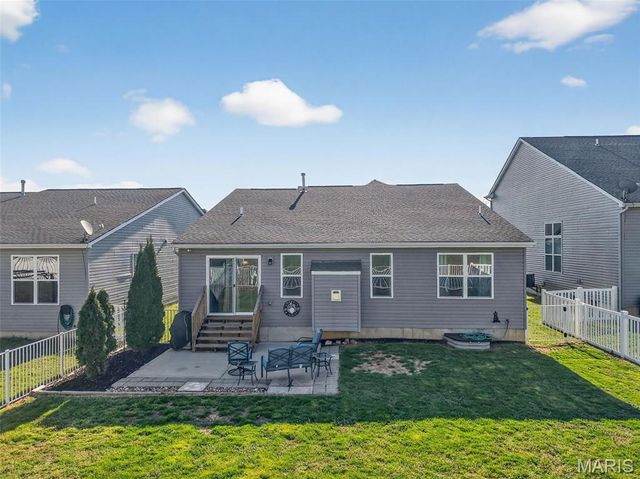 424 Wilmer Meadow Drive, Wentzville, MO 63385