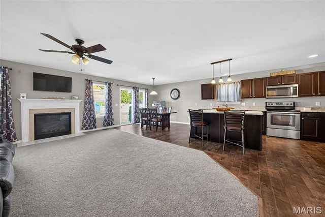 424 Wilmer Meadow Drive, Wentzville, MO 63385