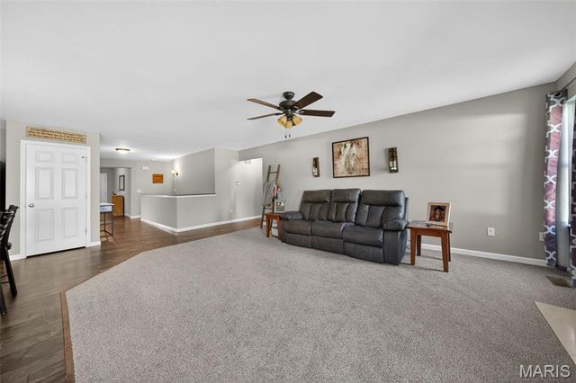 424 Wilmer Meadow Drive, Wentzville, MO 63385