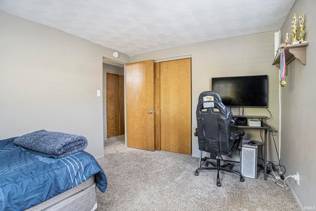 2521 Club Drive, South Bend, IN 46615