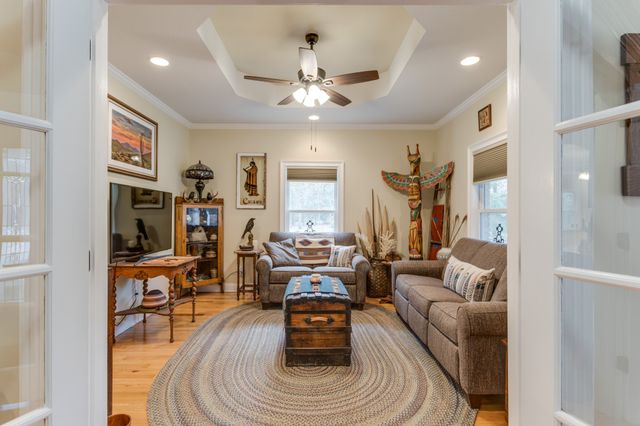 374 Eagle Lake Rd, Coalmont, TN 37313