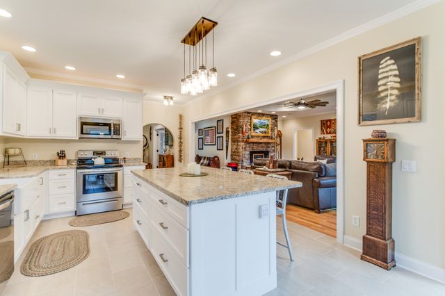 374 Eagle Lake Rd, Coalmont, TN 37313