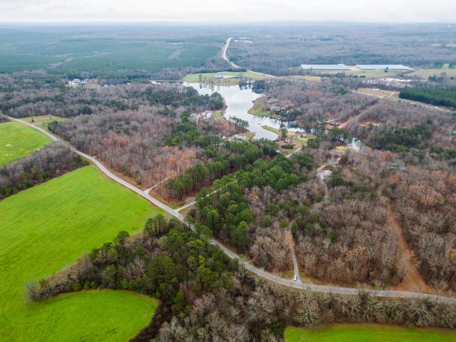 374 Eagle Lake Rd, Coalmont, TN 37313