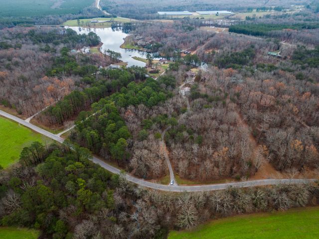 374 Eagle Lake Rd, Coalmont, TN 37313