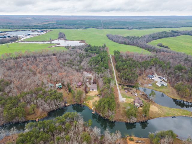 374 Eagle Lake Rd, Coalmont, TN 37313