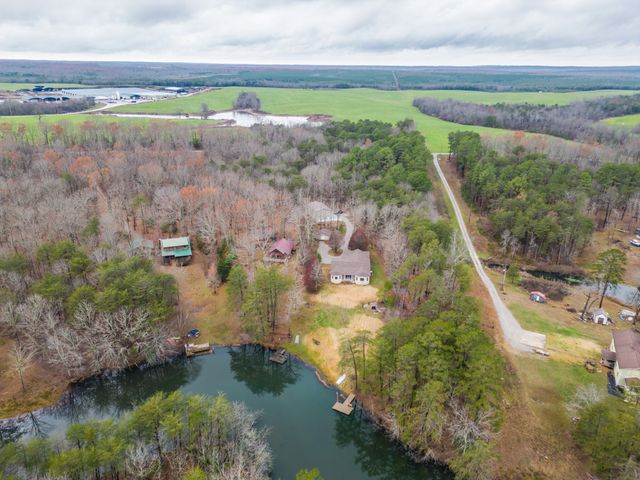 374 Eagle Lake Rd, Coalmont, TN 37313