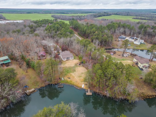 374 Eagle Lake Rd, Coalmont, TN 37313