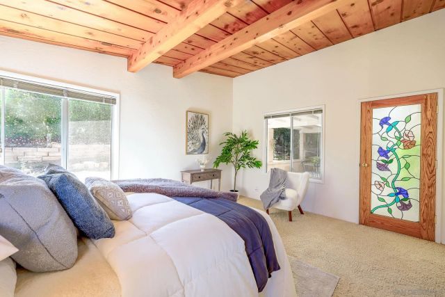 1642 York Dr, Vista, CA 92084